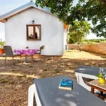 House Lena - 800 M From The Sea
